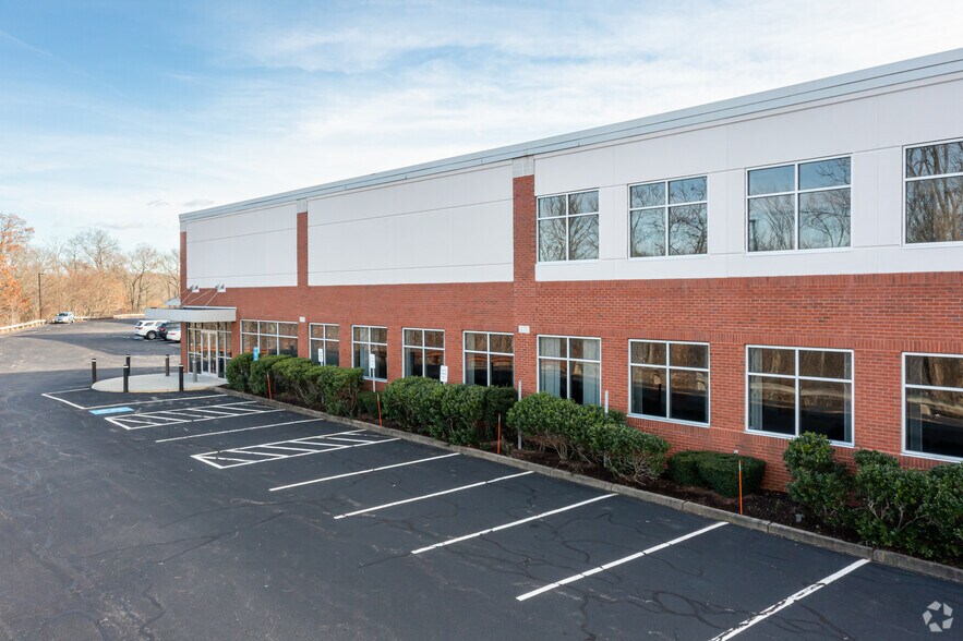 More Photos Of 800 Technology Center Dr, Stoughton Light Manufacturing For Lease