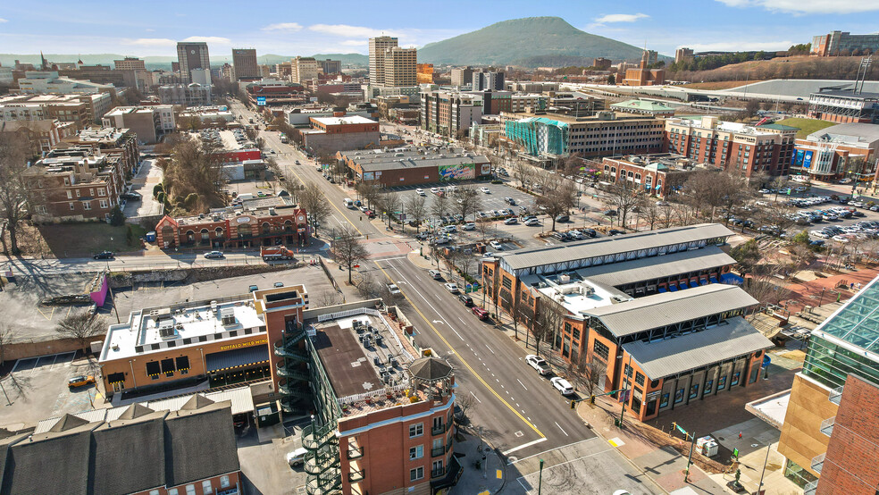 More Photos Of 100 Market St, Chattanooga Storefront For Sale