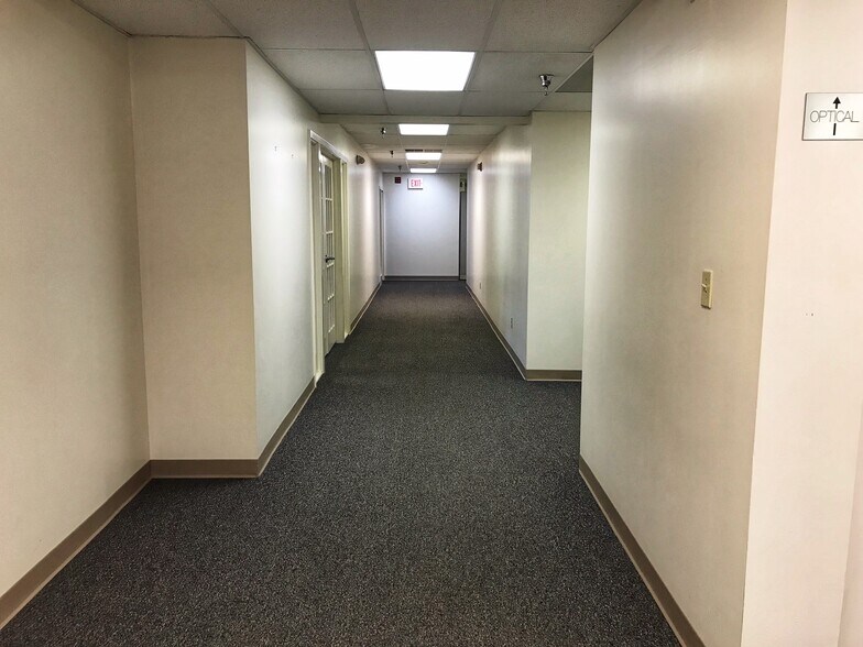 More Photos Of 1210-1228 Towanda Ave, Bloomington Unknown For Lease