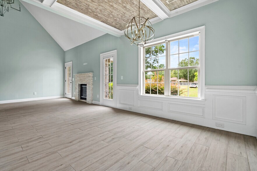 More Photos Of 1600 3rd Loop Rd, Florence Multifamily For Sale