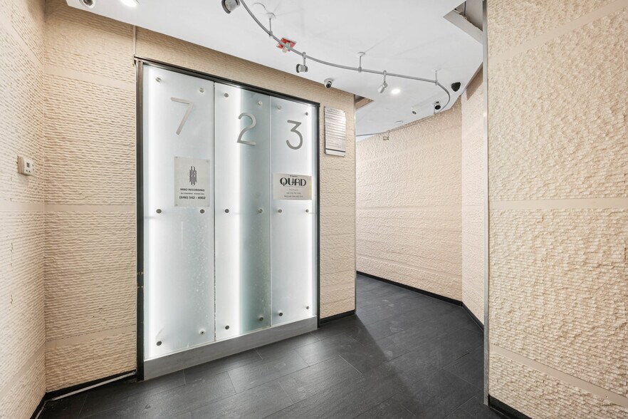 More Photos Of 721-723 7th Ave, New York Office For Lease