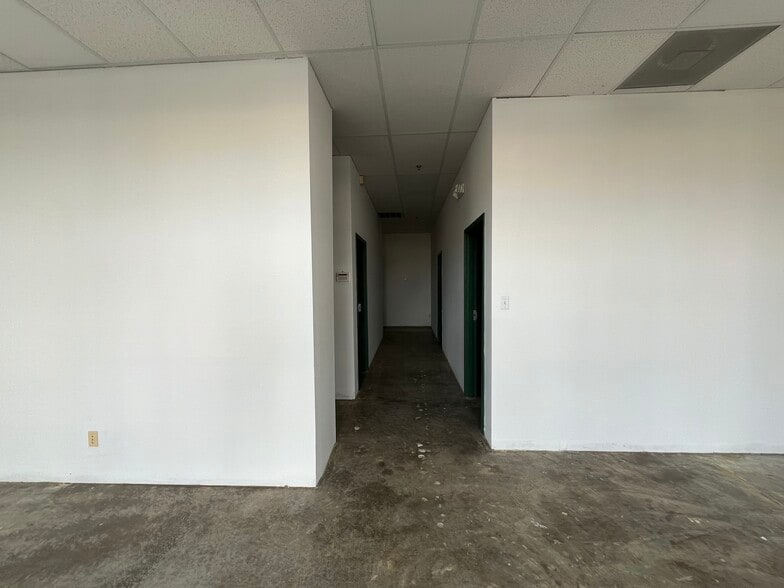 More Photos Of 1800 S Main St, McAllen Unknown For Lease