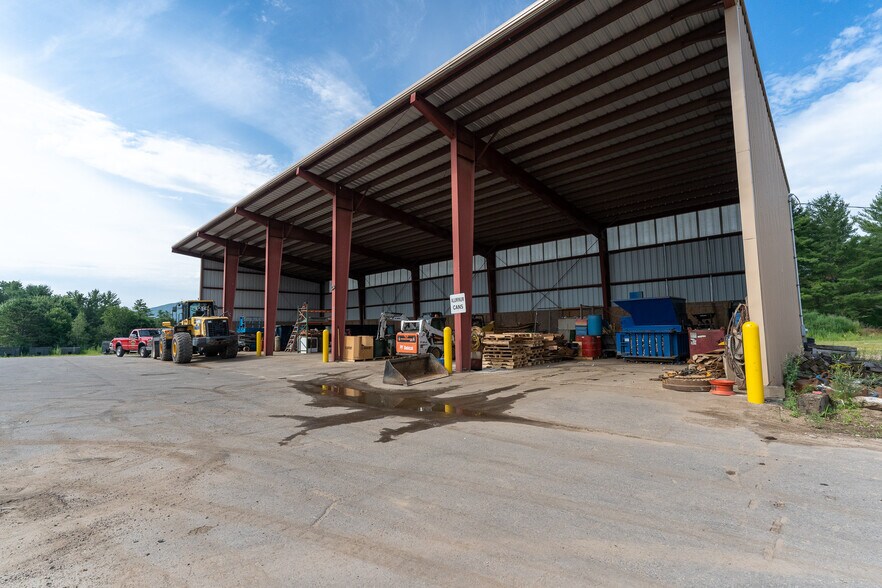 More Photos Of 563 Plains Rd, Tamworth Warehouse For Lease