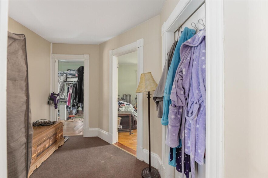 More Photos Of 32 Park Ave, Keene Office For Sale