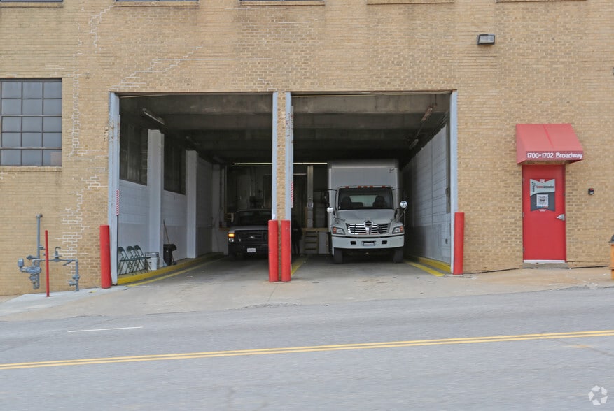 More Photos Of 1700-1702 Broadway St, Kansas City Warehouse For Lease