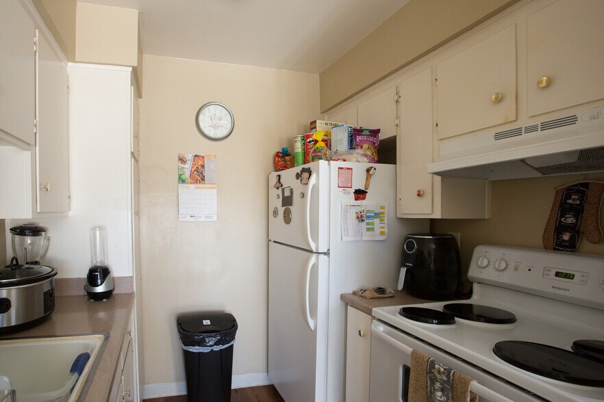 More Photos Of 6815 24th St, Sacramento Multifamily For Sale