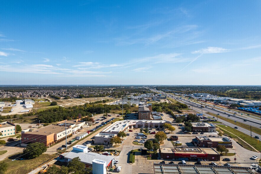 More Photos Of 3305 Mayhill Rd, Denton Unknown For Lease