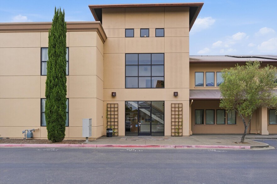 More Photos Of 1550 Airport Blvd, Santa Rosa Office For Lease
