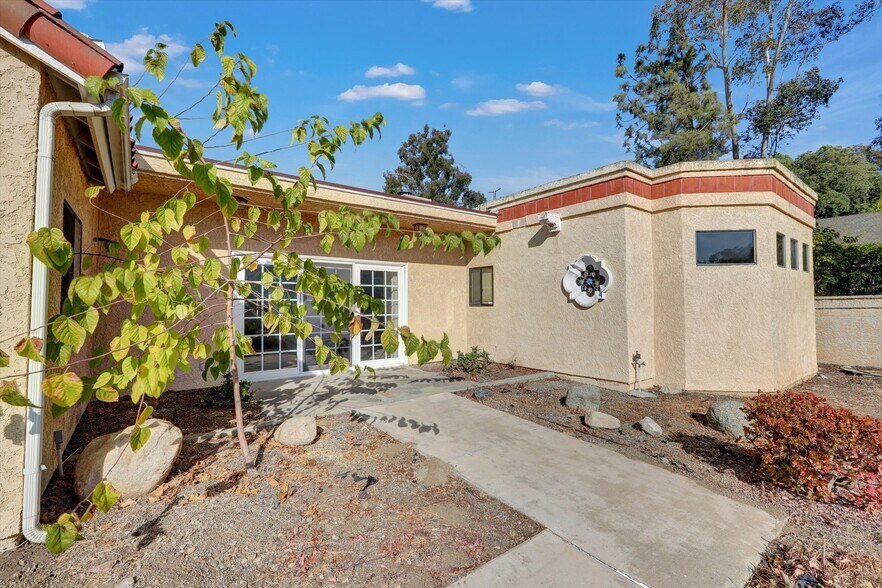 More Photos Of 784 Pomello Dr, Claremont Assisted Living For Lease