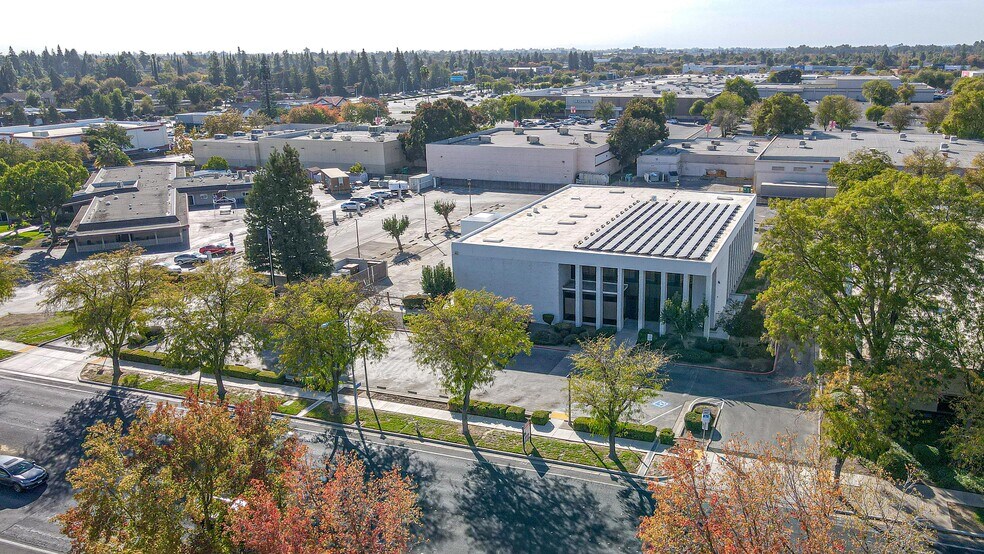 More Photos Of 3185 M St, Merced Medical For Lease