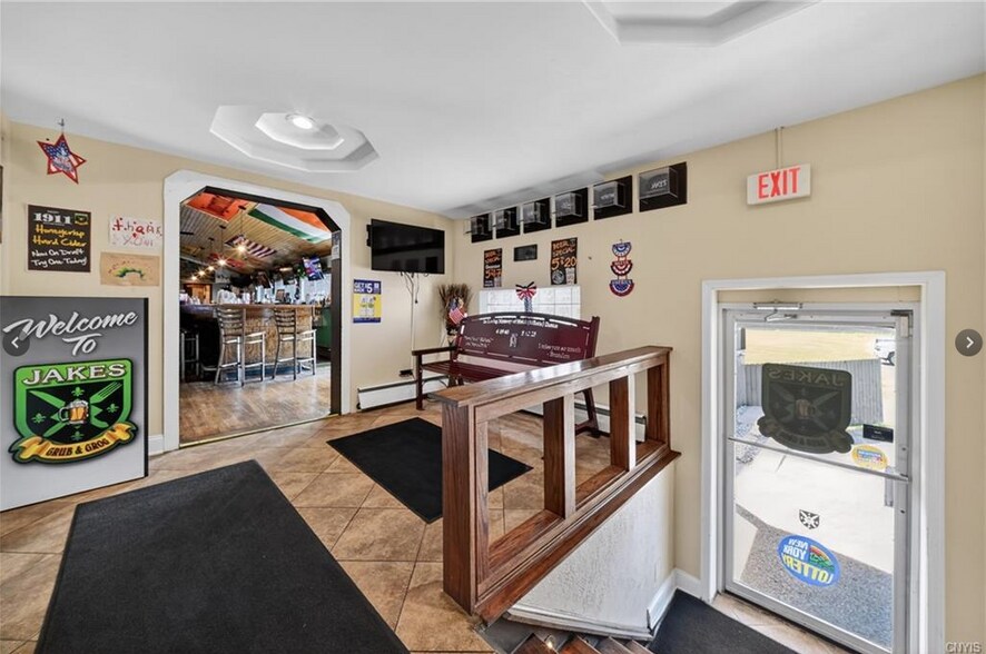 More Photos Of 7 E River Rd, Central Square Restaurant For Sale