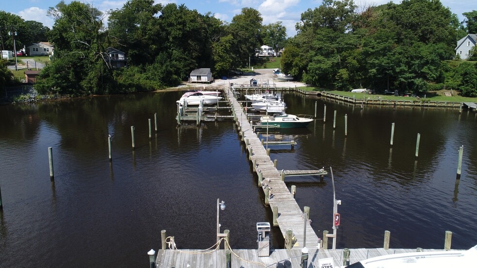 More Photos Of 7813 Leymar Rd, Glen Burnie Marina For Sale