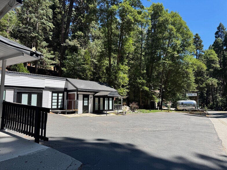 More Photos Of 26890 CA-189 Hwy, Blue Jay Storefront Retail Residential For Lease