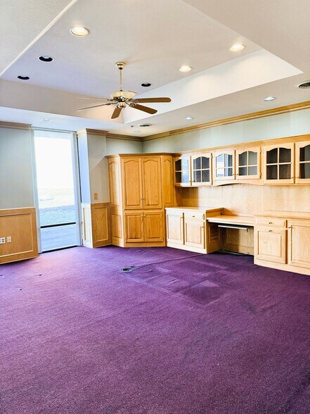 More Photos Of 1325 SW Market St, Lee's Summit Manufacturing For Lease