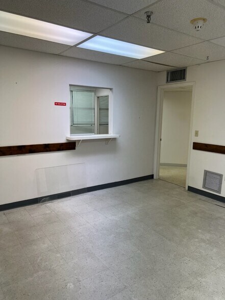 More Photos Of 2650 Bahia Vista St, Sarasota Medical For Sale