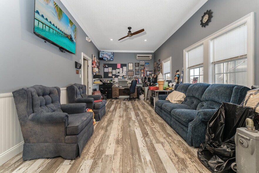 More Photos Of 615 3rd Ave, Alpha Freestanding For Sale