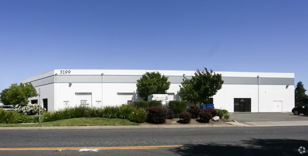 More Photos Of 5199 Fulton Dr, Fairfield Warehouse For Lease