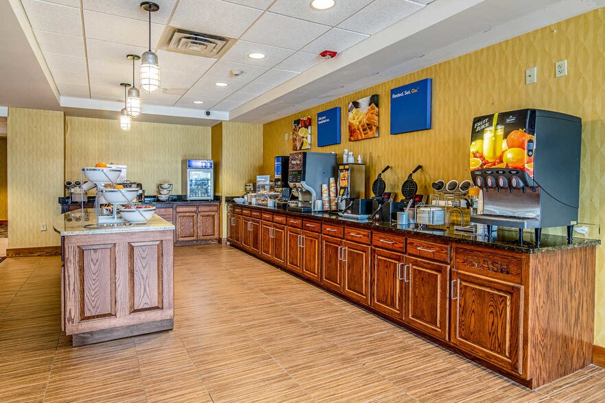 More Photos Of 3420 S Broadway, Minot Hotel For Sale