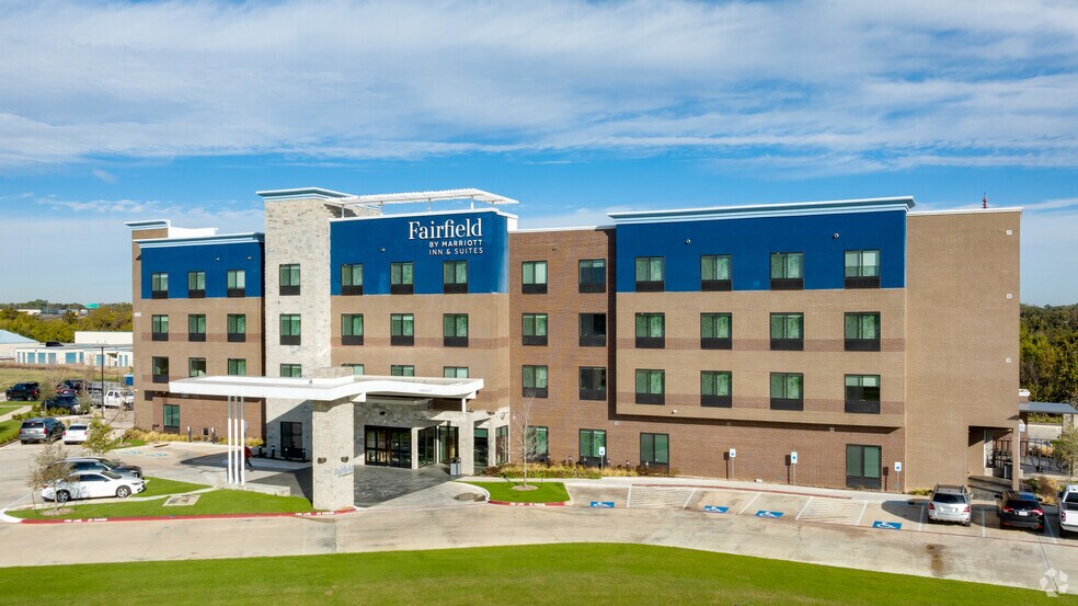 More Photos Of 6557 S Interstate 35 E, Corinth Hotel For Sale