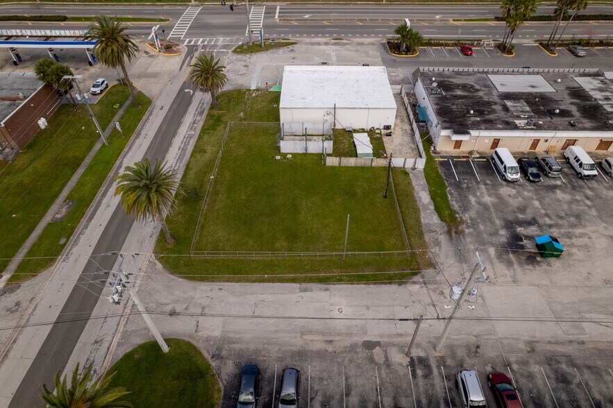 More Photos Of 599 Beville Rd, Daytona Beach General Retail For Sale