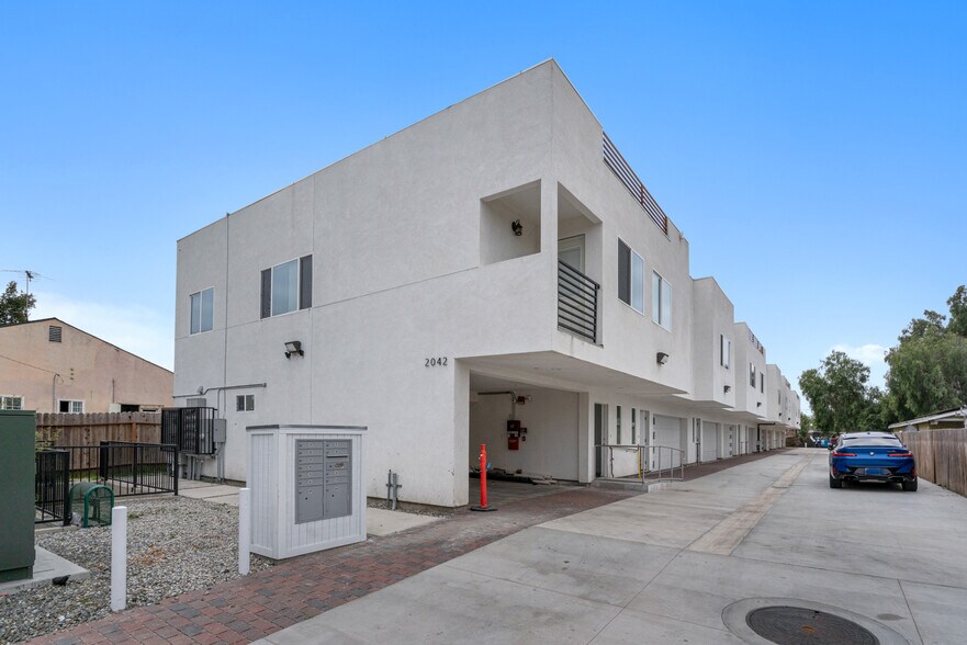 More Photos Of 2042 E El Segundo Blvd, Compton Apartments For Sale