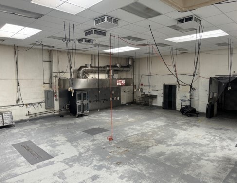 More Photos Of 15552-15554 Producer Ln, Huntington Beach Warehouse For Lease