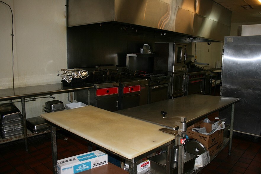 More Photos Of 202 West Blvd, Williamston Restaurant For Sale