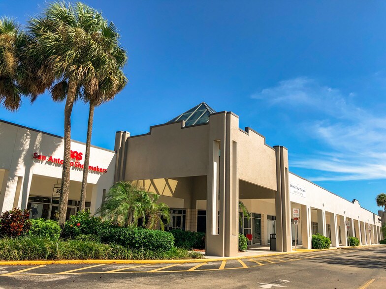 More Photos Of 6060 Collier Blvd, Naples Storefront For Sale