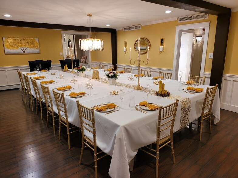 More Photos Of 2735 PA-390, Canadensis Hospitality For Sale