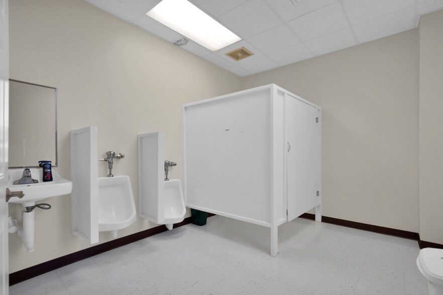 More Photos Of 3460 Big Piney Grove Rd, Clinton Specialty For Sale