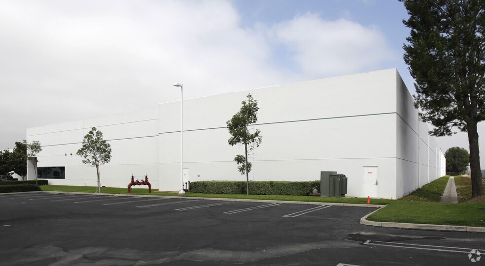 More Photos Of 15281 Barranca Pky, Irvine Distribution For Lease