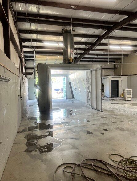More Photos Of 2163 Golden Heights Rd, Fort Worth Flex For Lease
