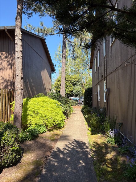 More Photos Of 4484 SE Boardman Ave, Milwaukie Multifamily For Sale