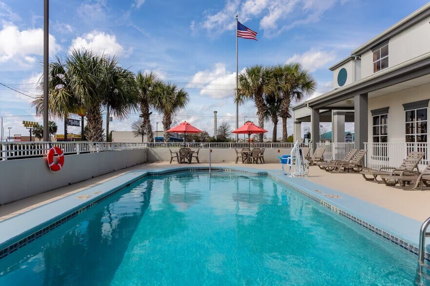 More Photos Of 2222 Highway 71, Marianna Hotel For Sale