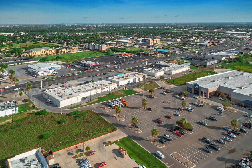 More Photos Of 216-410 N Ed Carey Dr, Harlingen Freestanding For Lease
