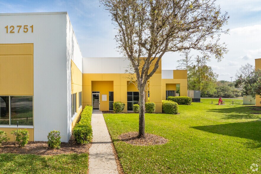 More Photos Of 12751 Westlinks Dr, Fort Myers Office For Lease