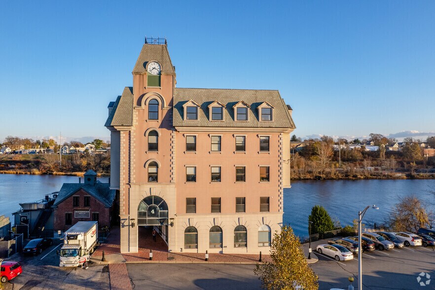 More Photos Of 4 Richmond Sq, Providence Office For Lease