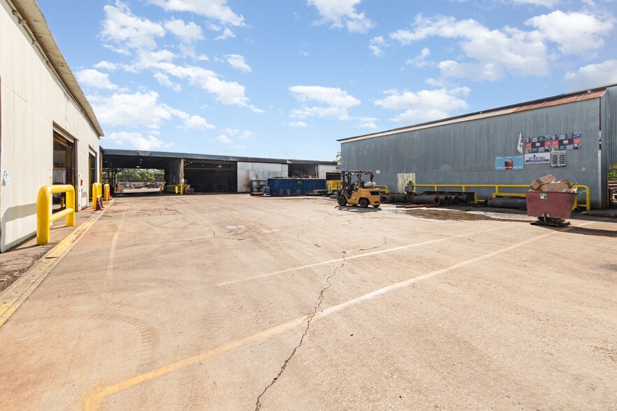 More Photos Of 204 5th St, Orlando Industrial For Sale