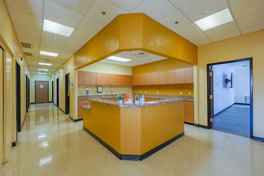 More Photos Of 1590 Paseo San Luis, Sierra Vista Medical For Lease