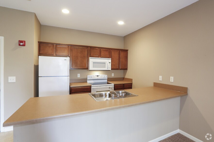 More Photos Of 630 NW Yennie St, Grain Valley Apartments For Lease