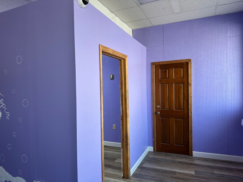 More Photos Of 574 W Main St, Plymouth Office Residential For Lease