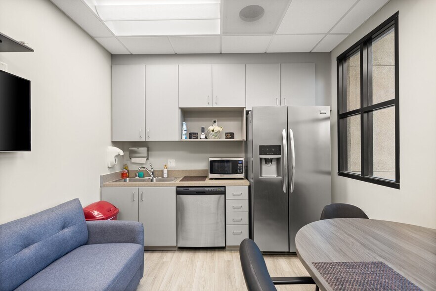 More Photos Of 15944 Los Serranos Country Club Dr, Chino Hills Coworking Space