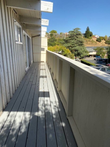 More Photos Of 6 Garden Ct, Belmont Apartments For Sale