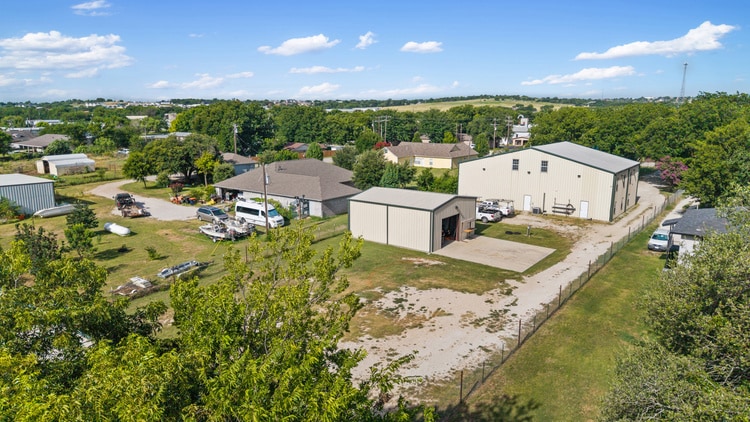 More Photos Of 4925 Ben Day Murrin Rd, Fort Worth Industrial For Sale