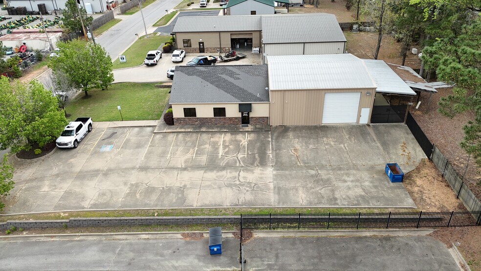 More Photos Of 3007 Corporate Ctr, Bryant Light Distribution For Sale