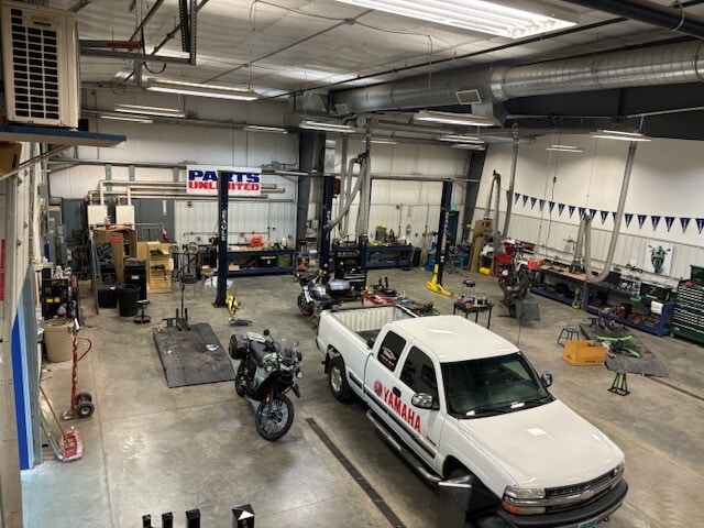 More Photos Of 111 NE 45th Ave, Minot Showroom For Lease