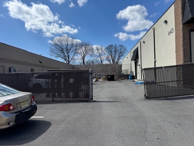 More Photos Of 440 Banta Pl, Fair Lawn Manufacturing For Lease