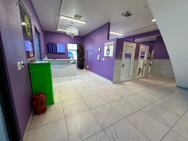 More Photos Of 6188 S Sandhill Rd, Las Vegas Veterinarian Kennel For Sale