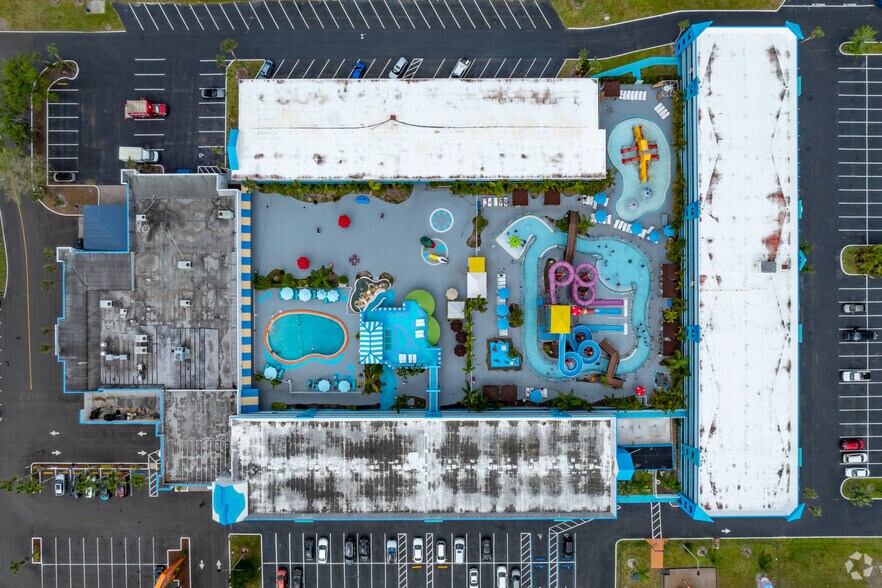 More Photos Of 2261 E Irlo Bronson Memorial Hwy, Kissimmee Hotel For Sale