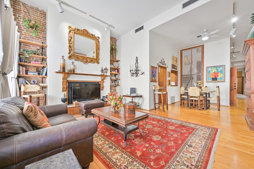 More Photos Of 217 23rd St, Galveston Apartments For Sale